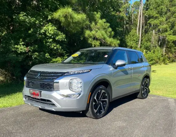 2024 Mitsubishi Outlander SE S-AWC's photo